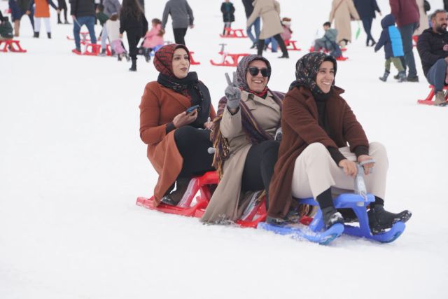 GÖL MANZARALI BEYAZ TUTKU: ABALI (QIRSÊ)